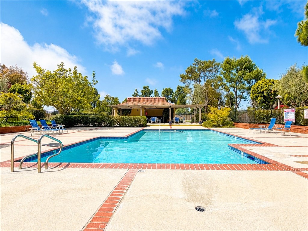 27943 Ridgebrook Court