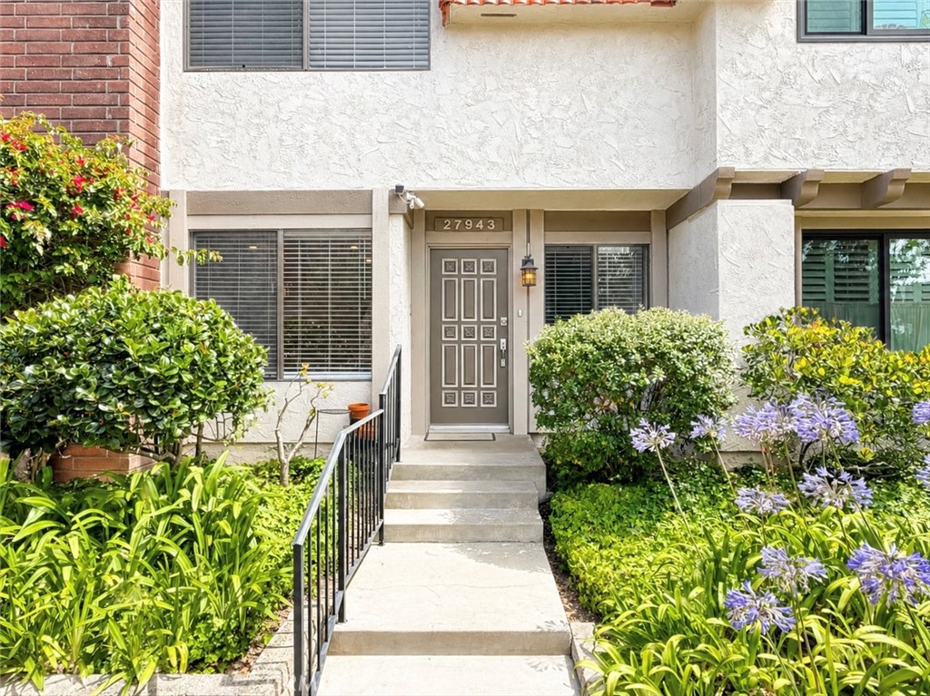 27943 Ridgebrook Court