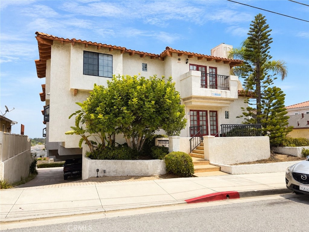 210 S Prospect Avenue 4