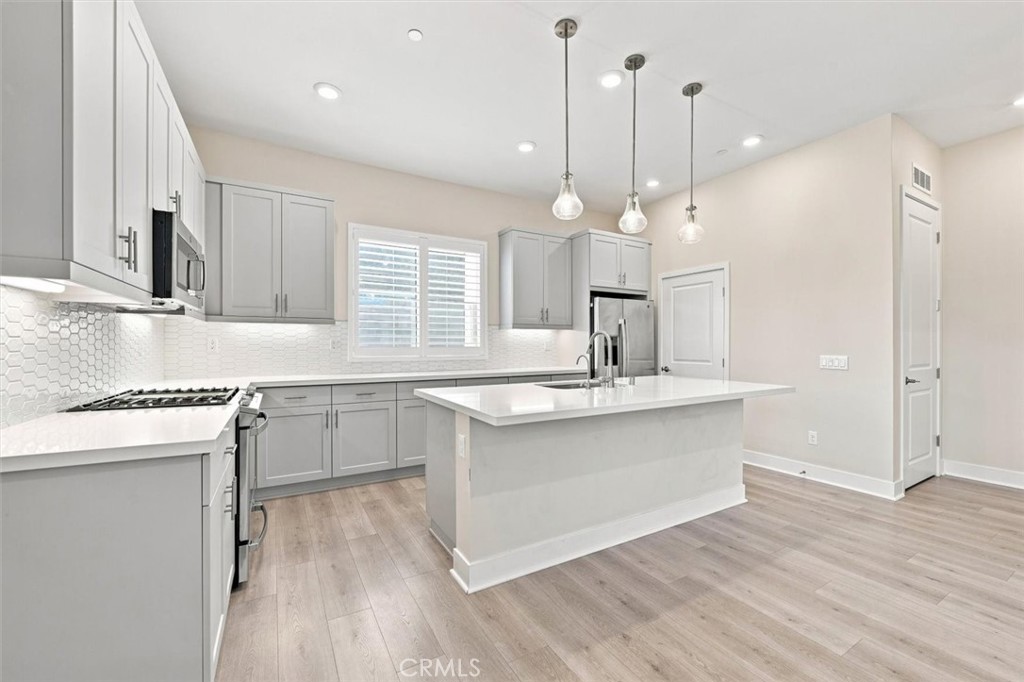 1692 W Enterprise Drive