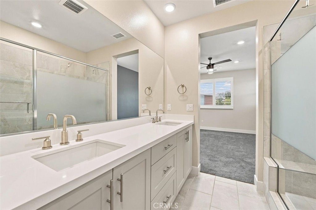 1692 W Enterprise Drive