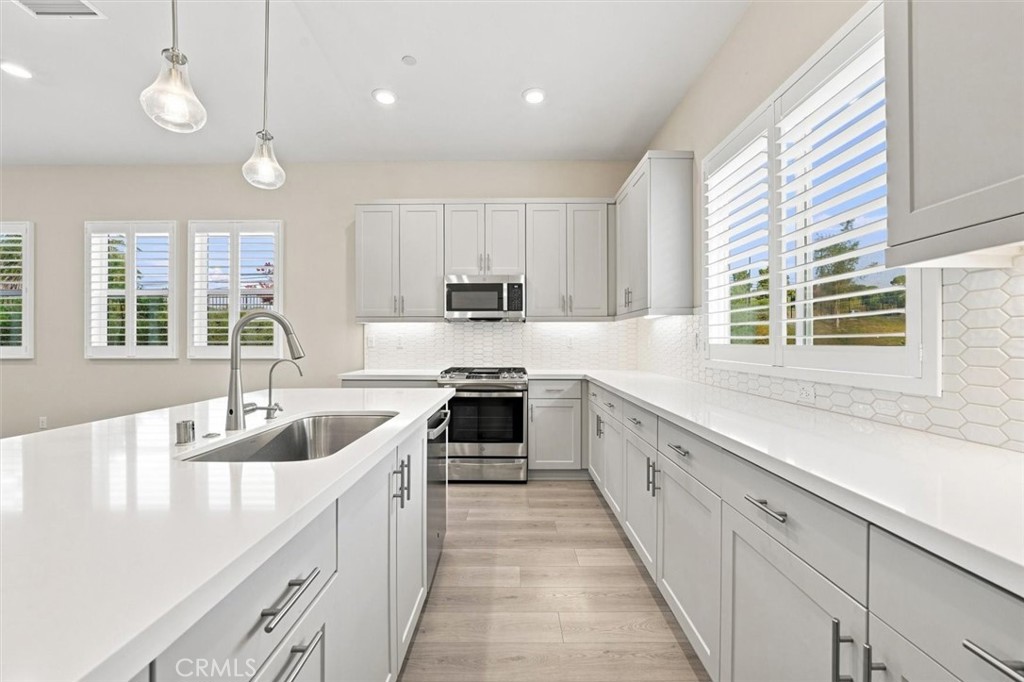 1692 W Enterprise Drive