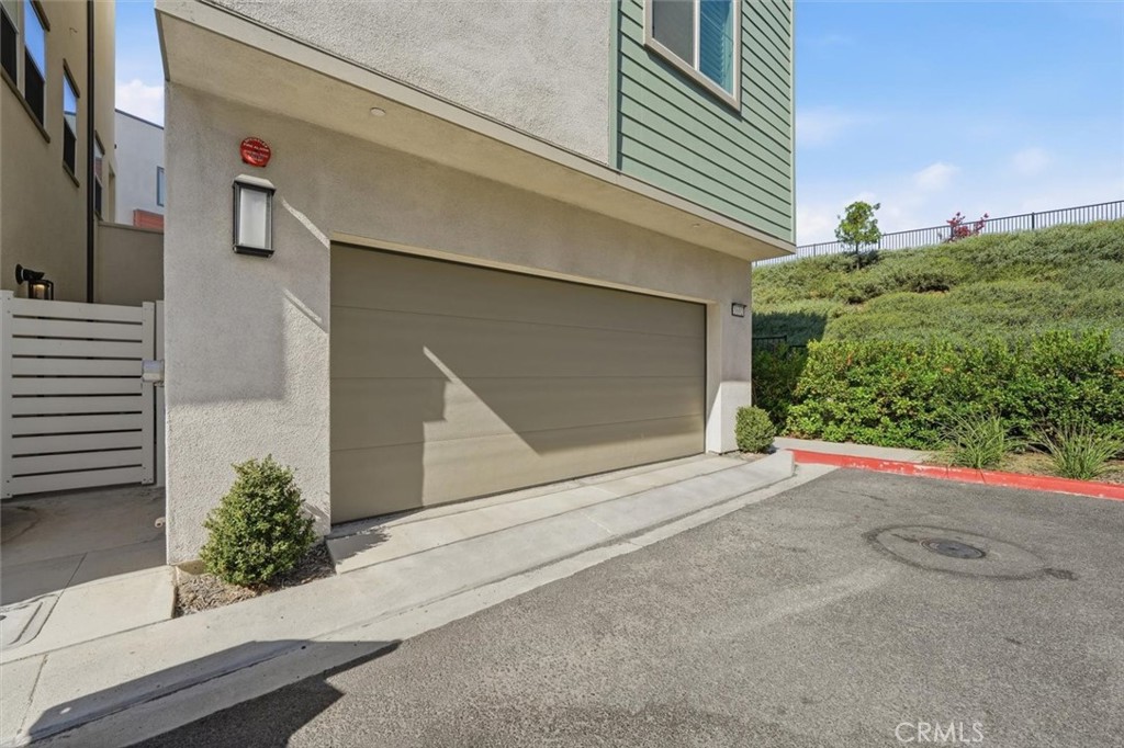 1692 W Enterprise Drive