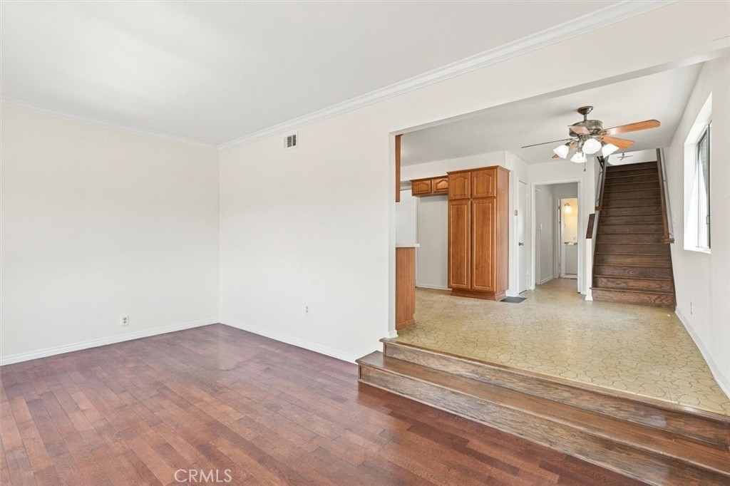 1402 W 1st Street