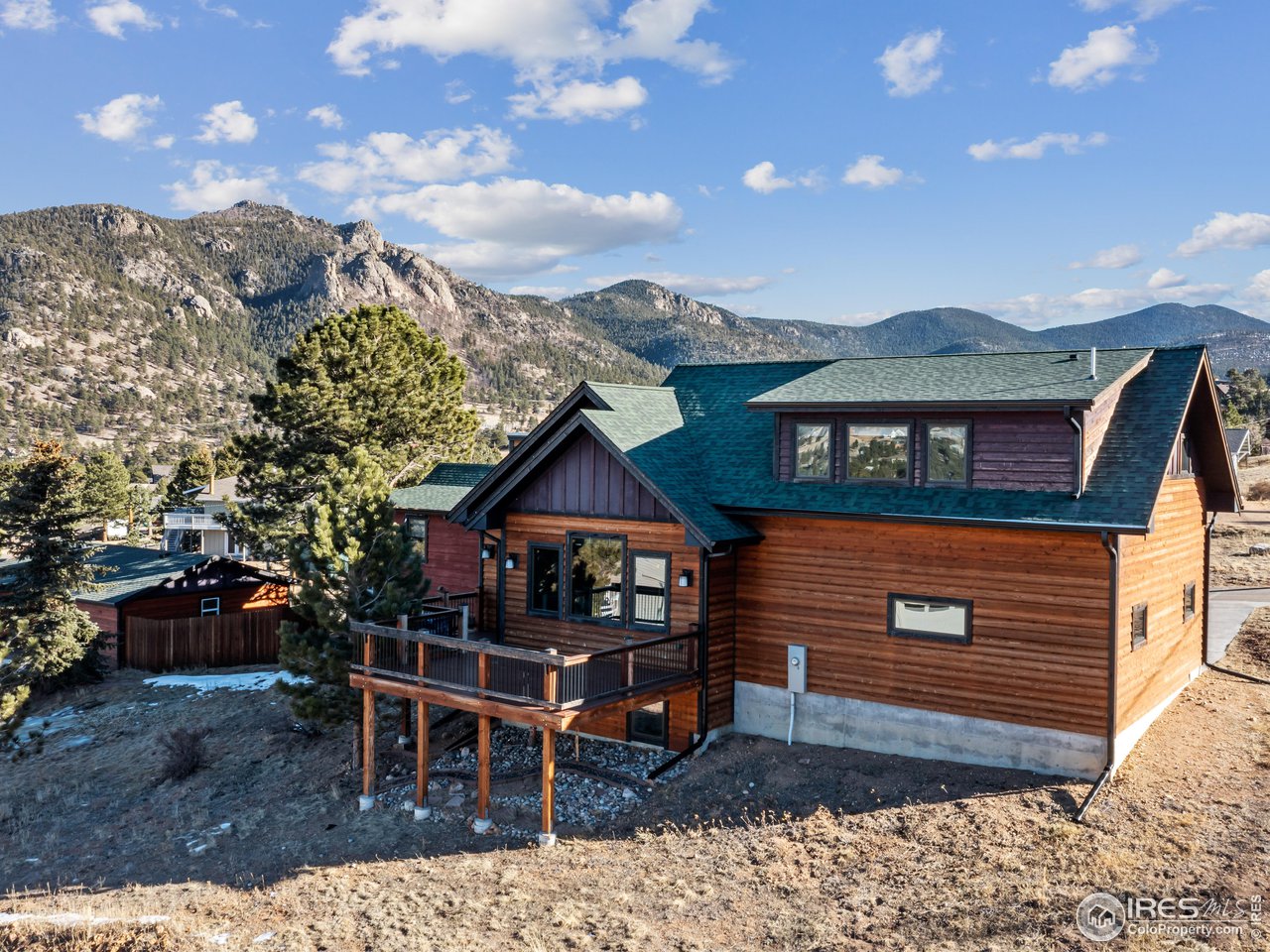 609 Whispering Pines Dr