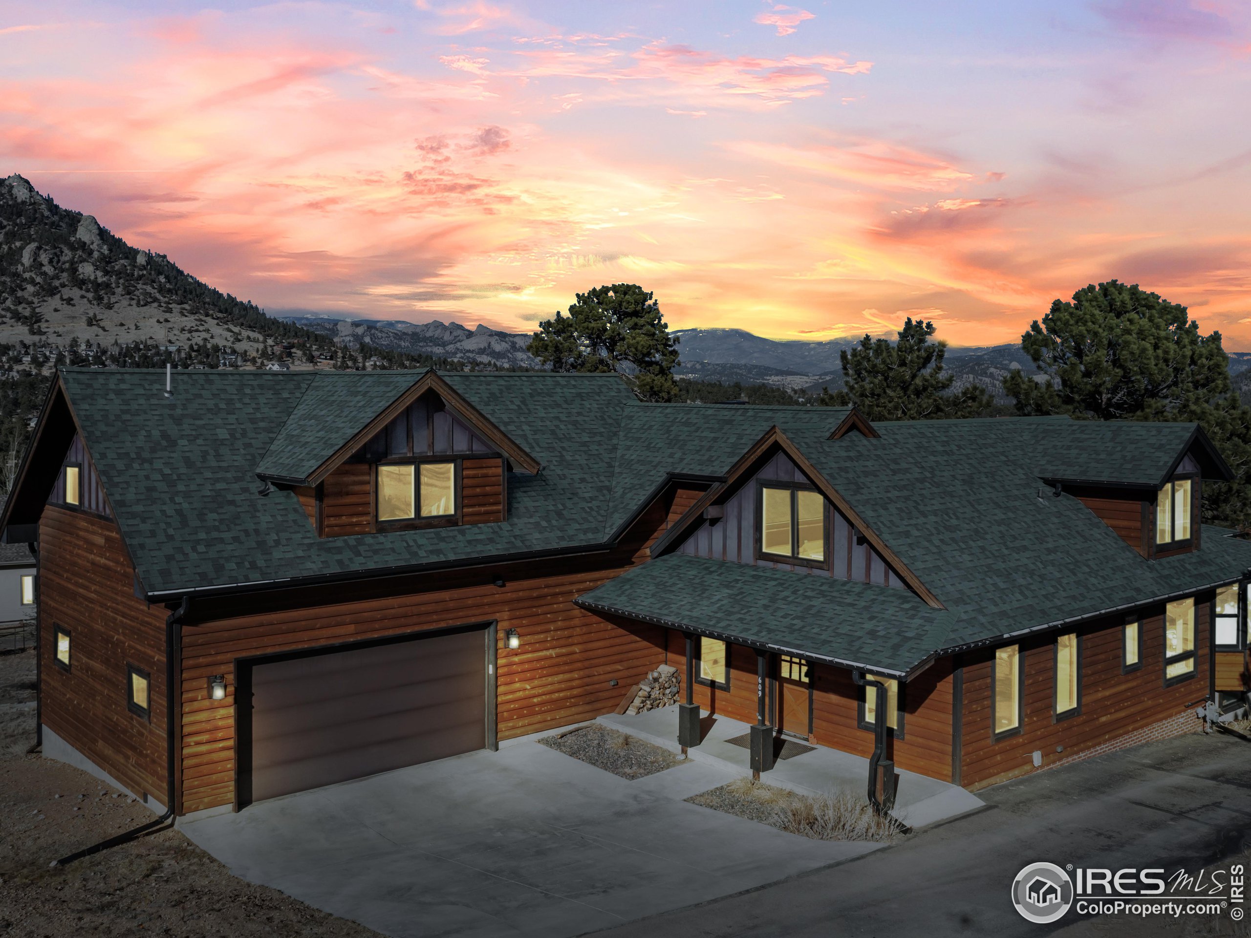 609 Whispering Pines Dr