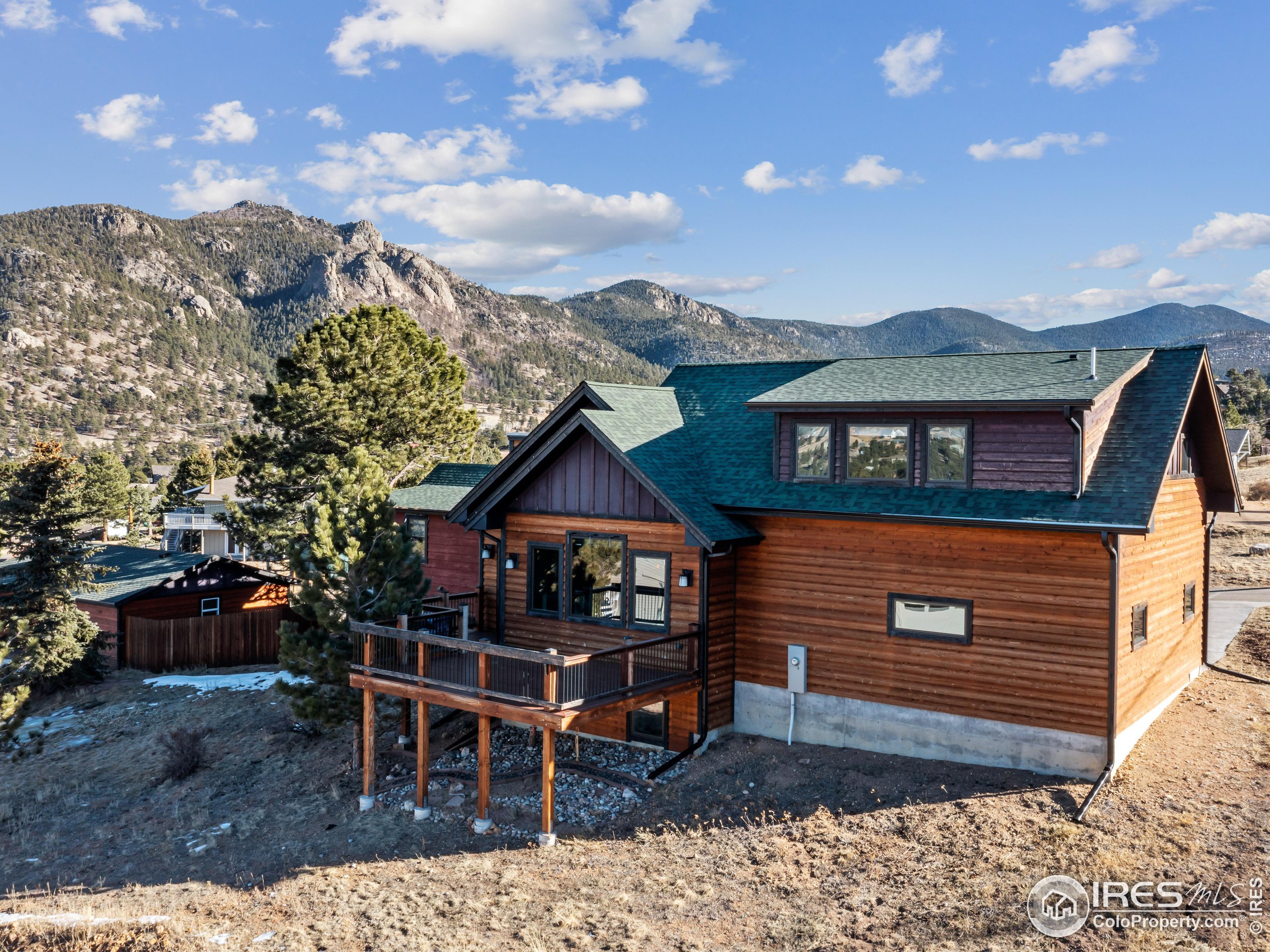 609 Whispering Pines Dr