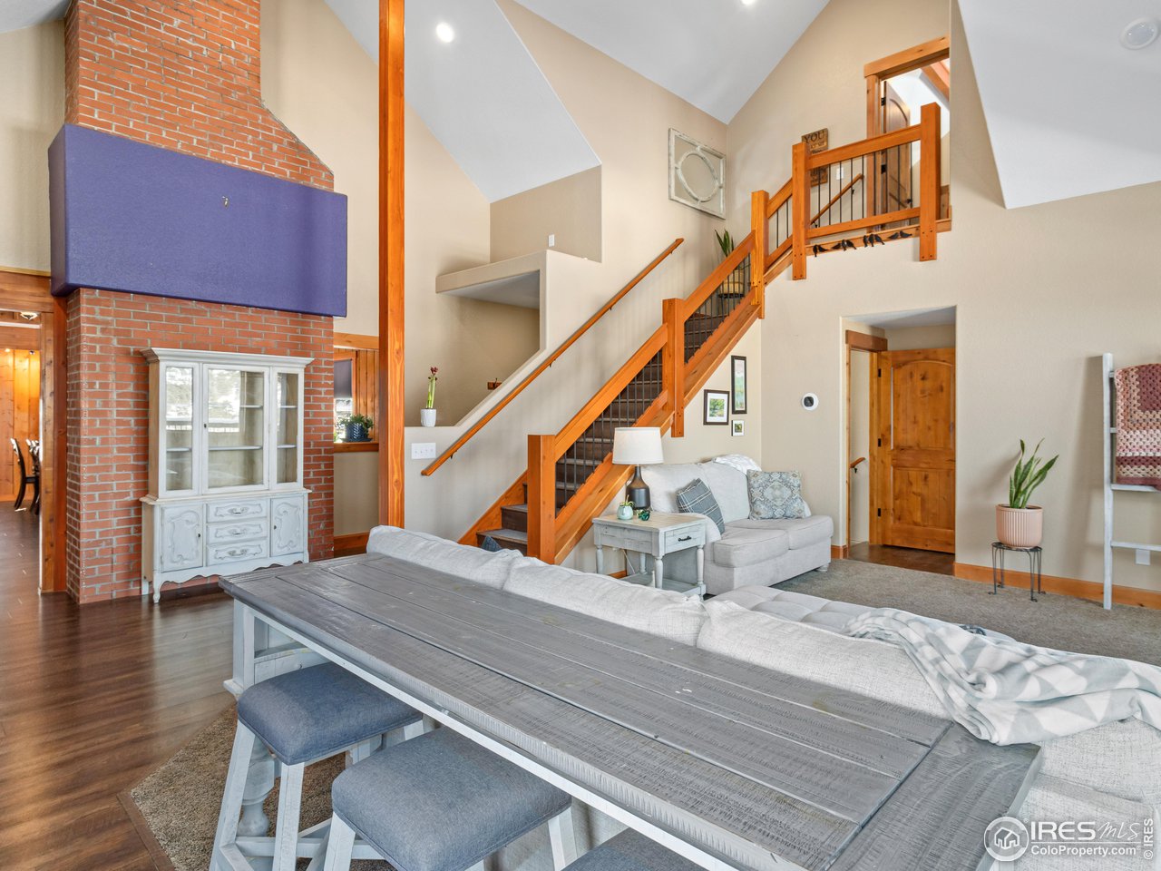 609 Whispering Pines Dr