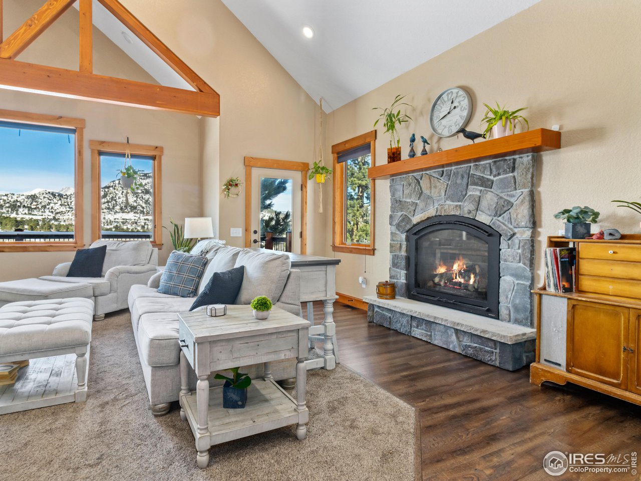 609 Whispering Pines Dr