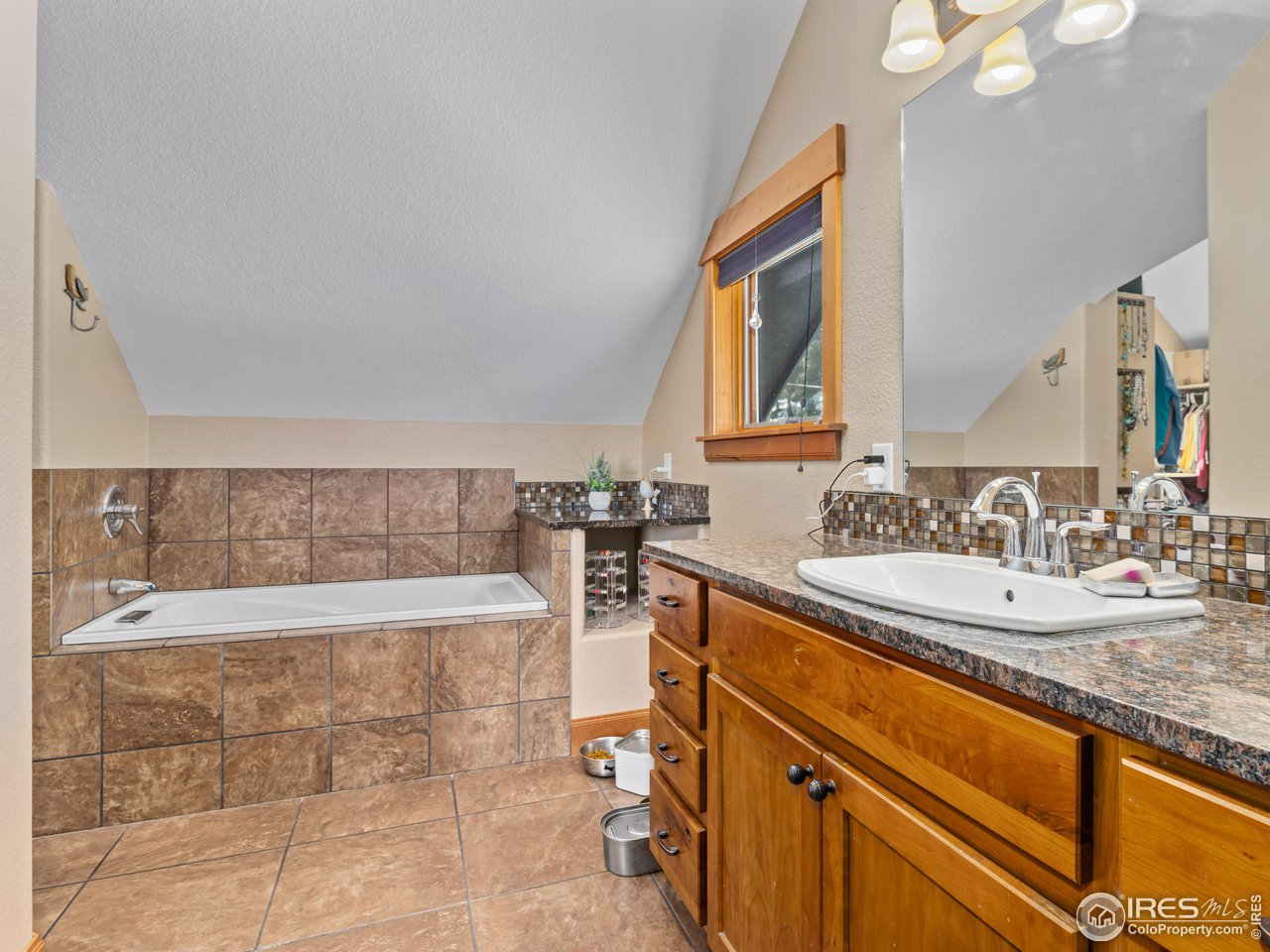 609 Whispering Pines Dr