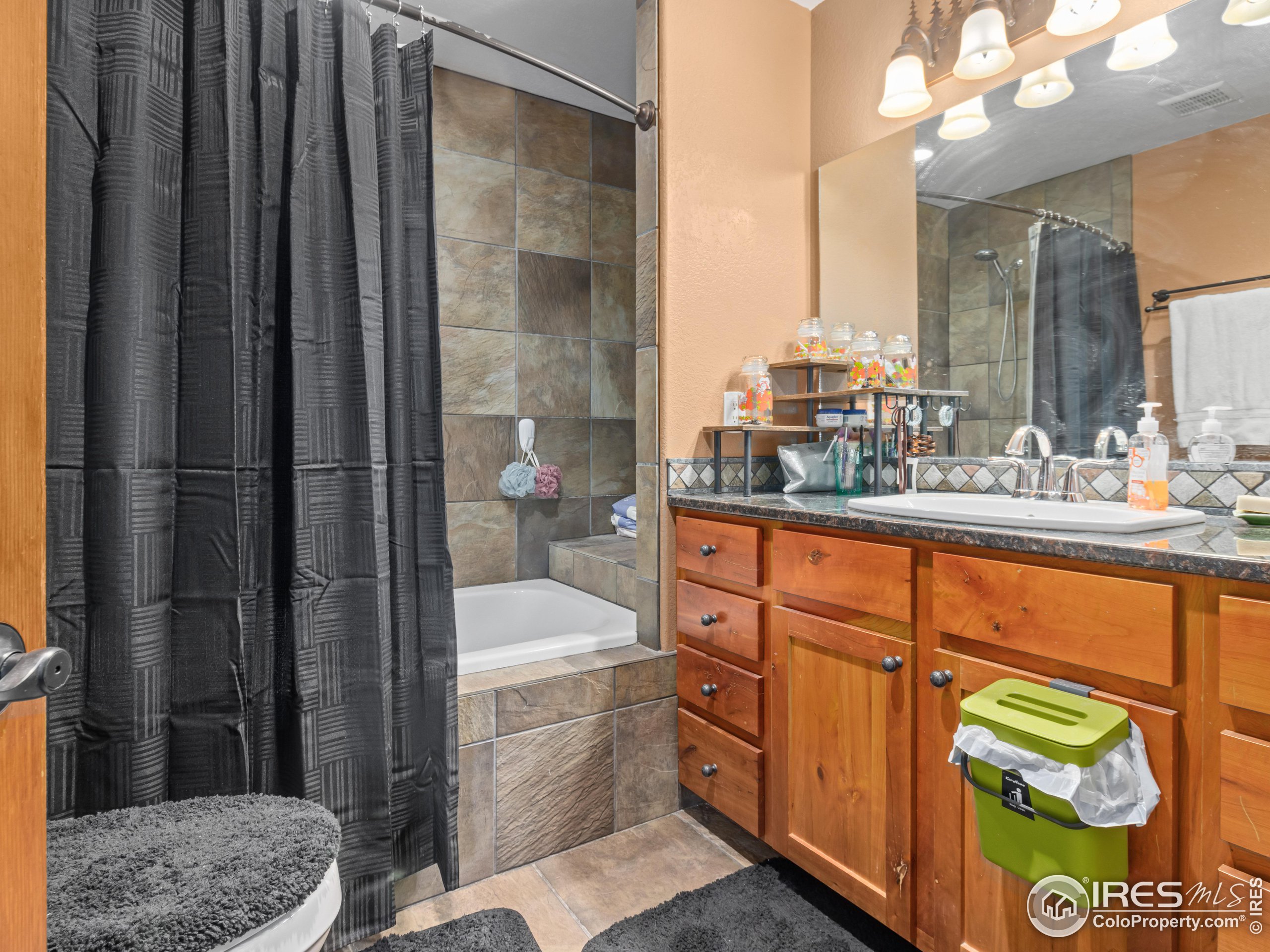 609 Whispering Pines Dr