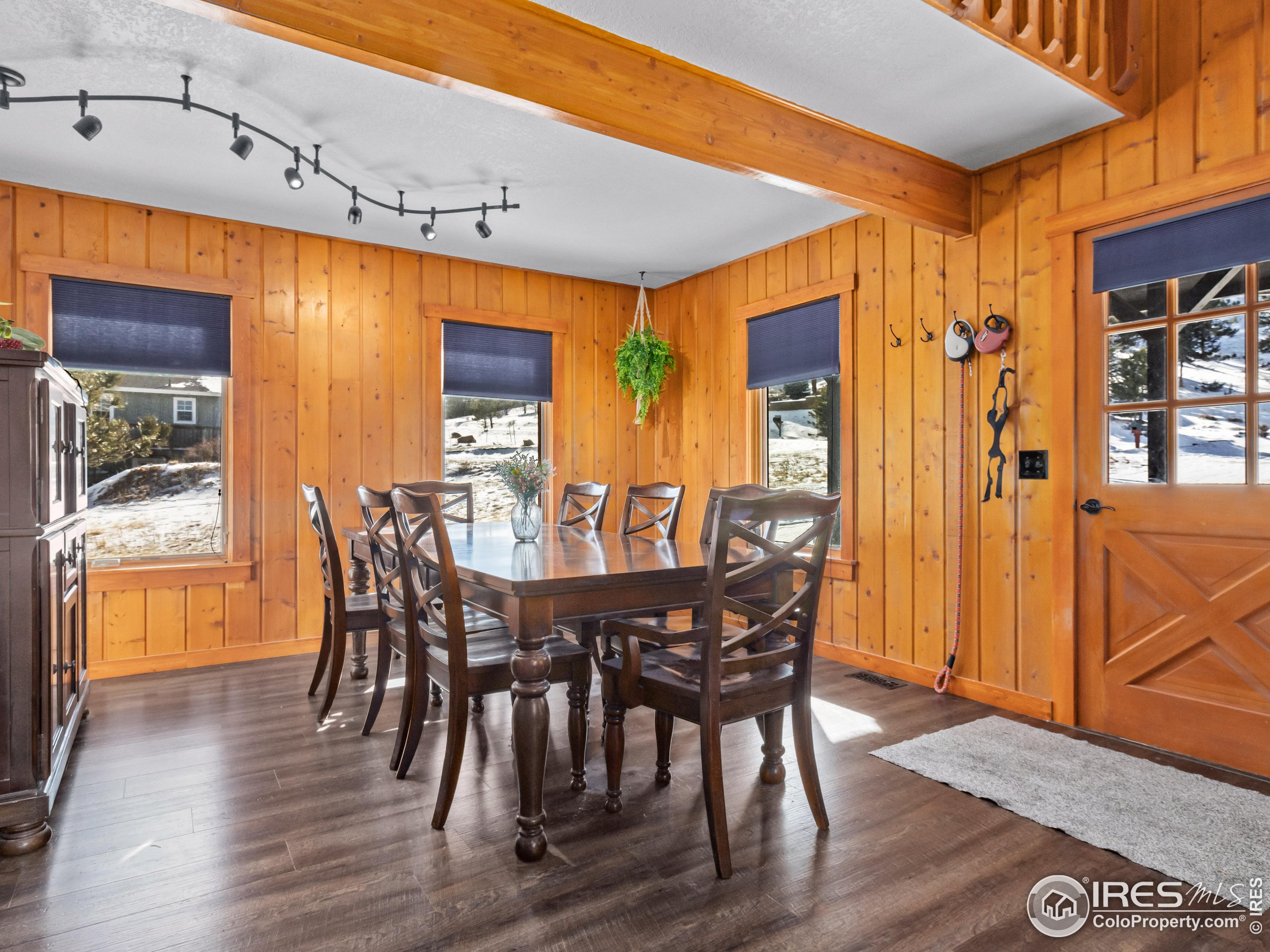 609 Whispering Pines Dr