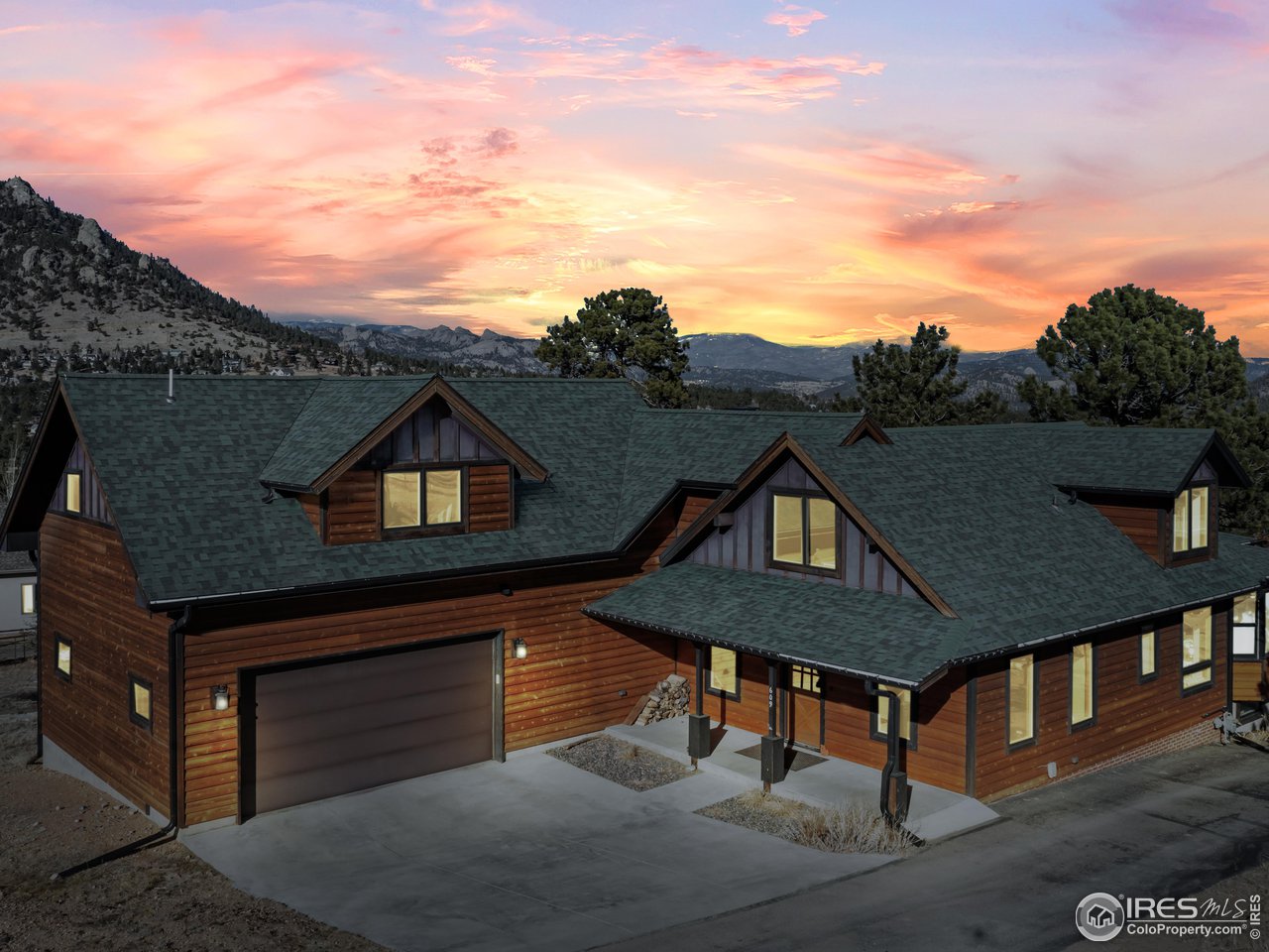 609 Whispering Pines Dr