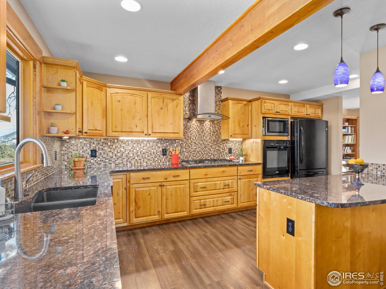 609 Whispering Pines Dr