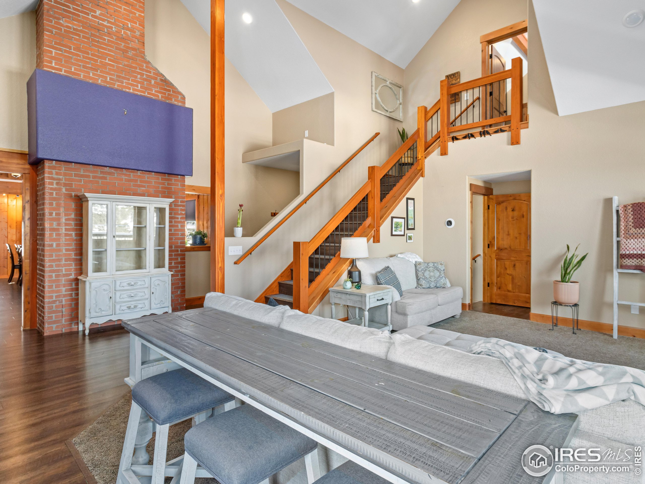 609 Whispering Pines Dr