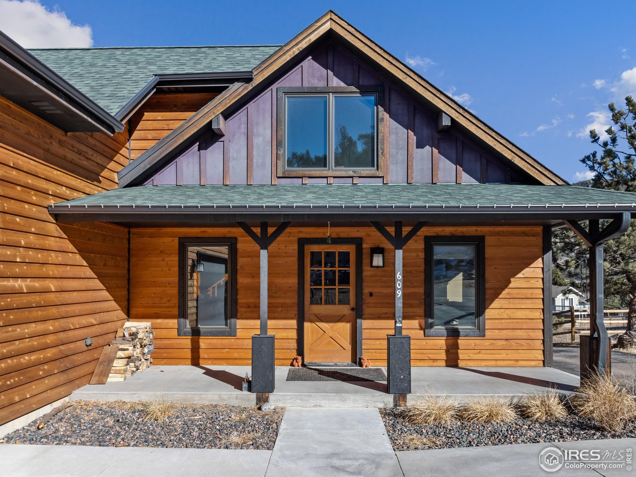 609 Whispering Pines Dr