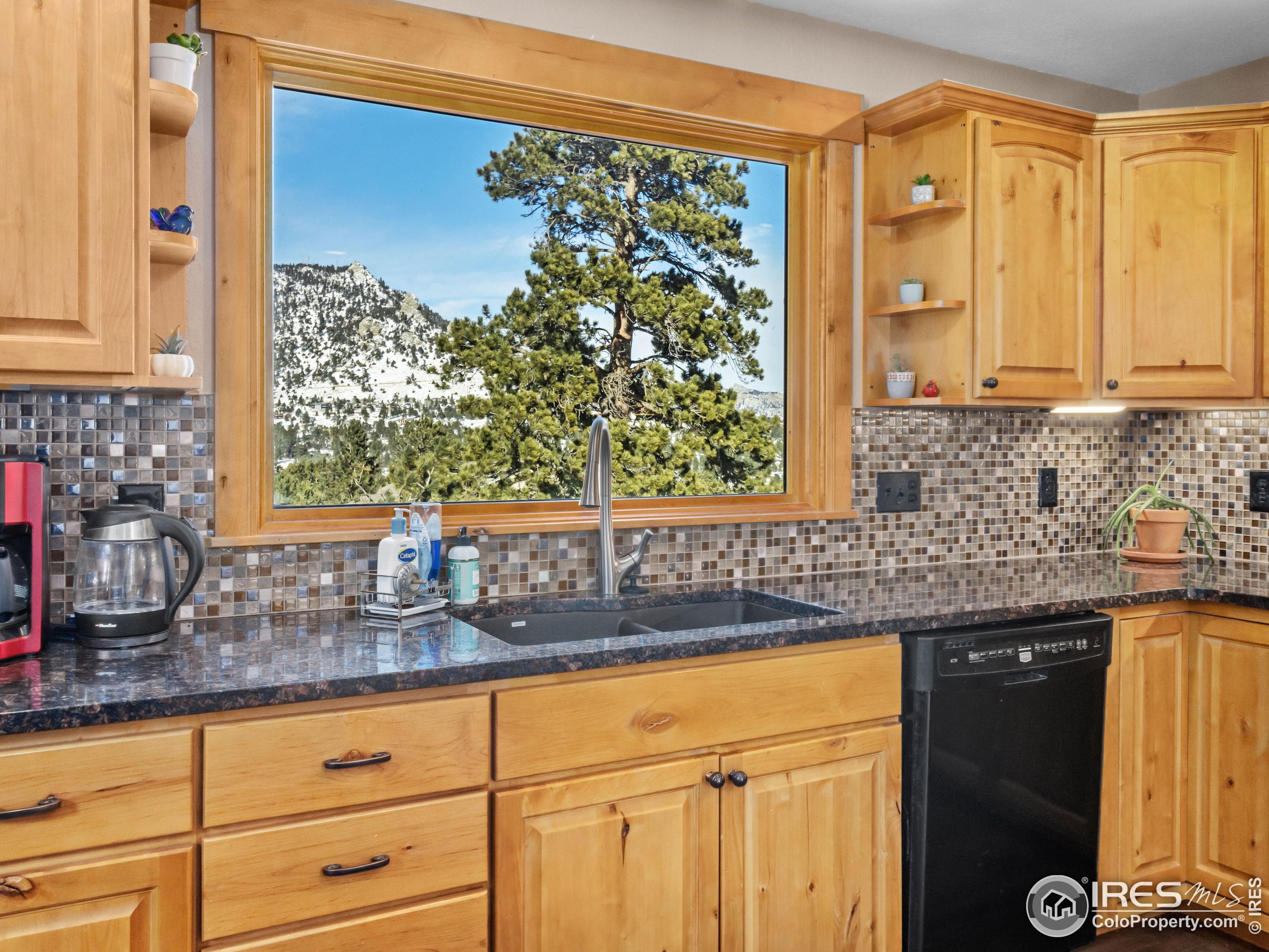 609 Whispering Pines Dr