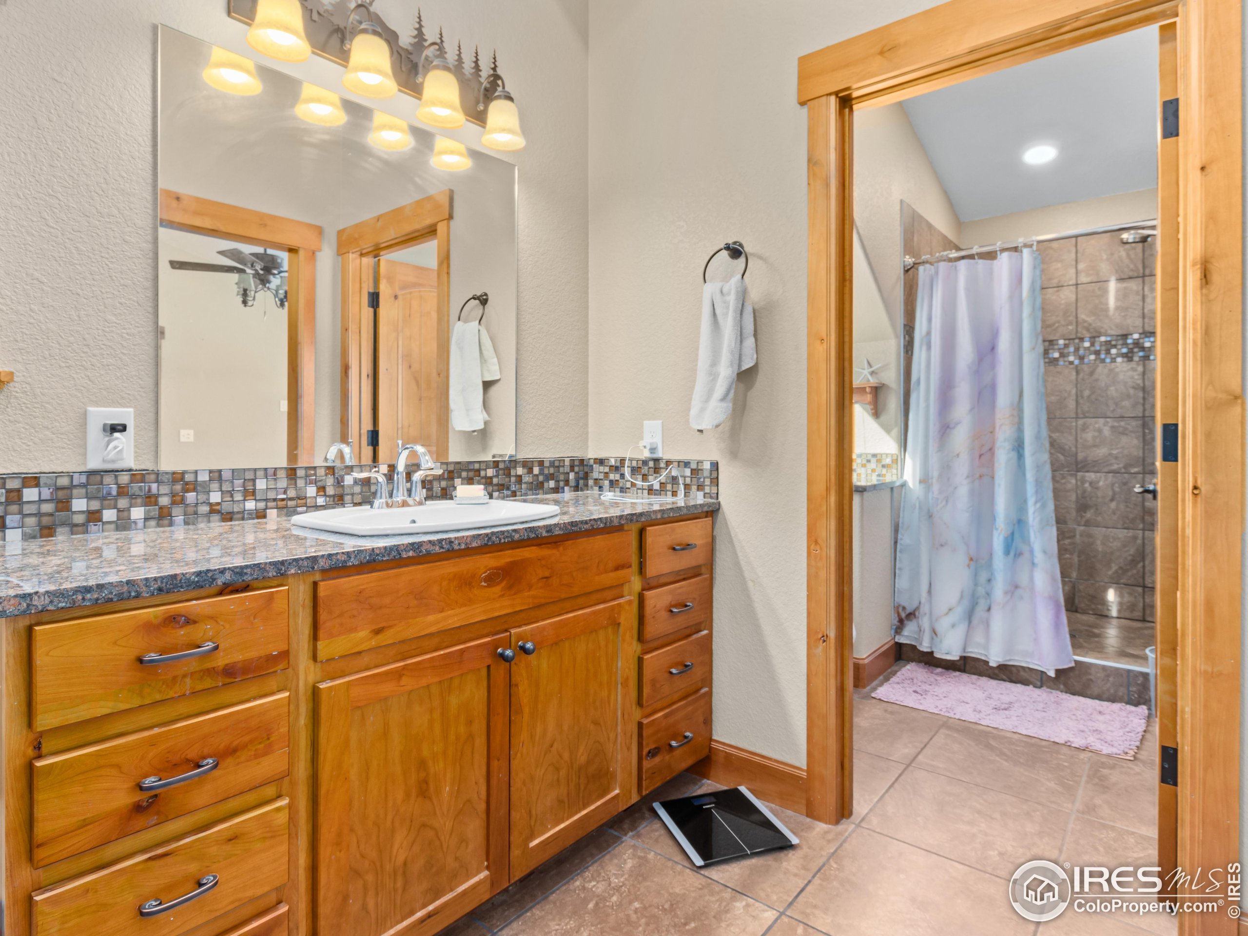 609 Whispering Pines Dr