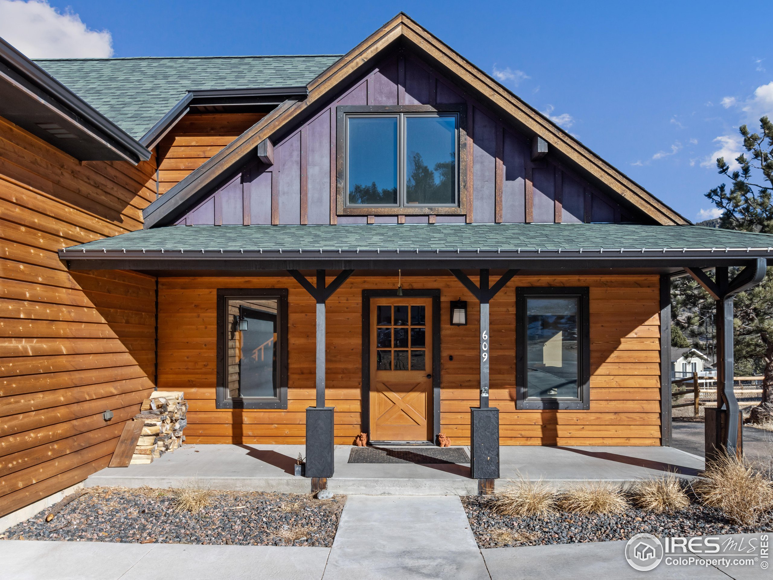 609 Whispering Pines Dr