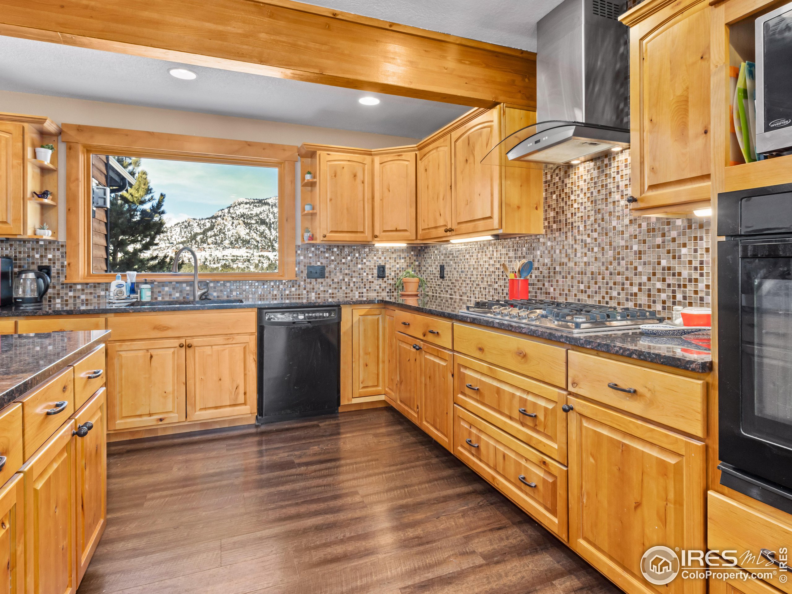 609 Whispering Pines Dr