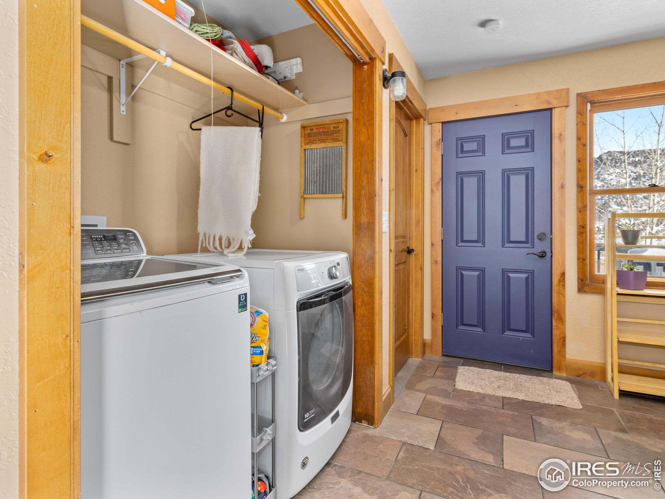 609 Whispering Pines Dr