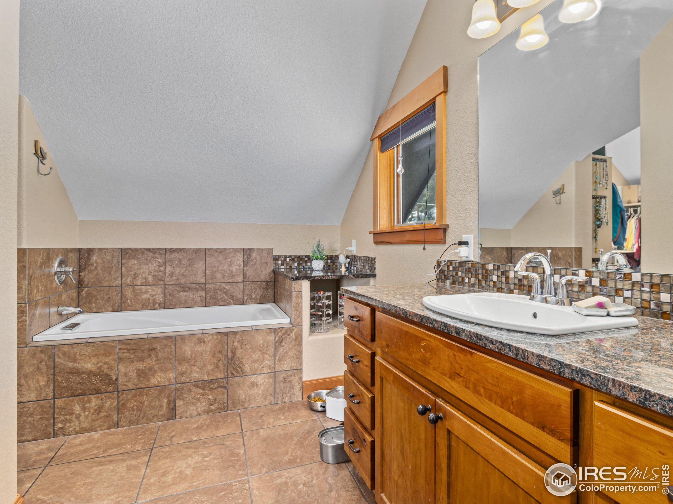 609 Whispering Pines Dr