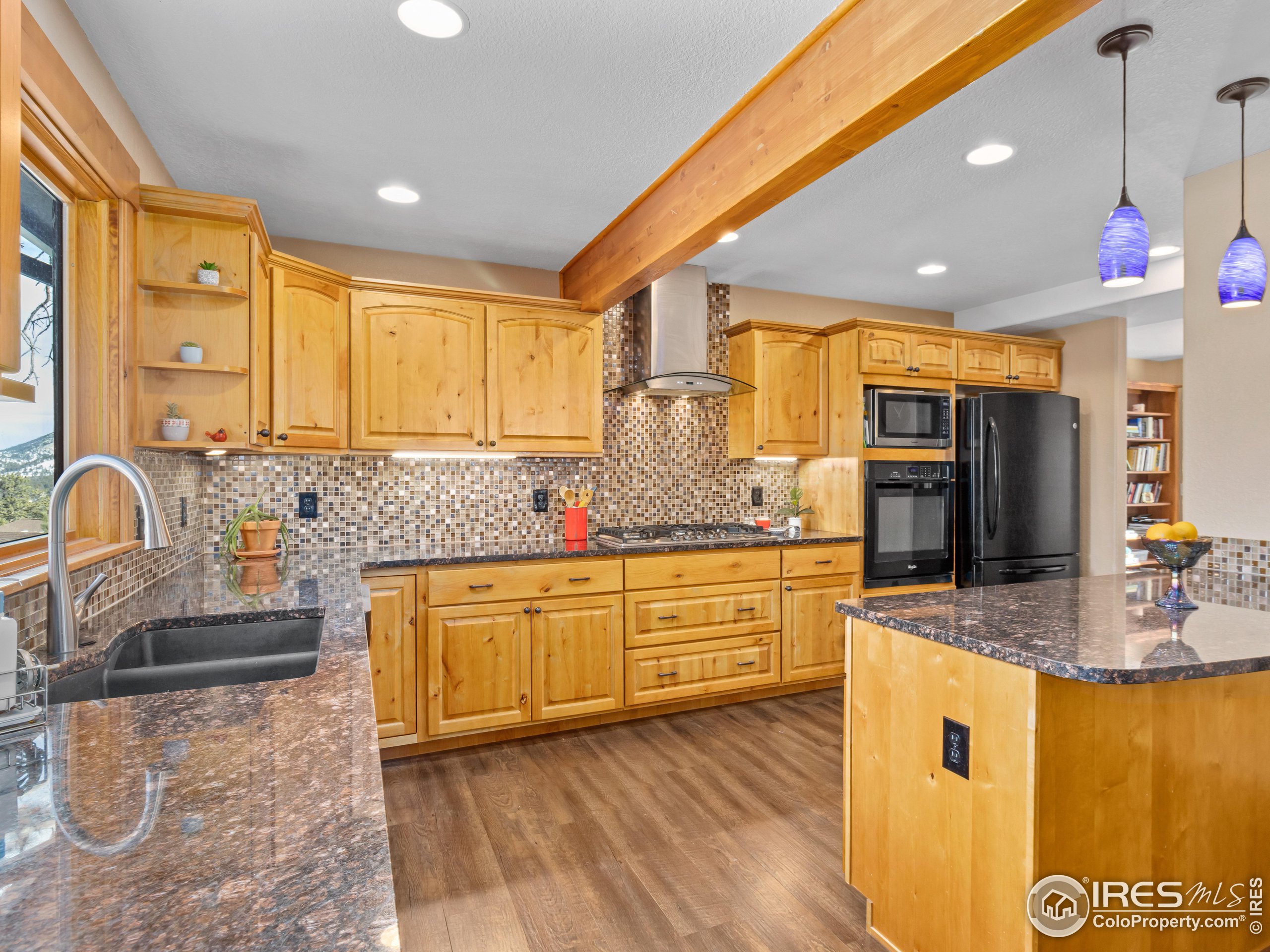 609 Whispering Pines Dr