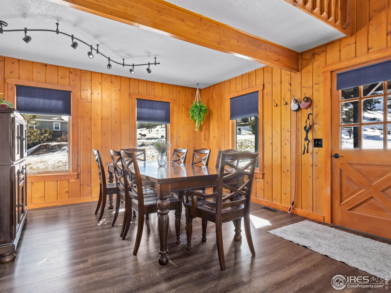 609 Whispering Pines Dr