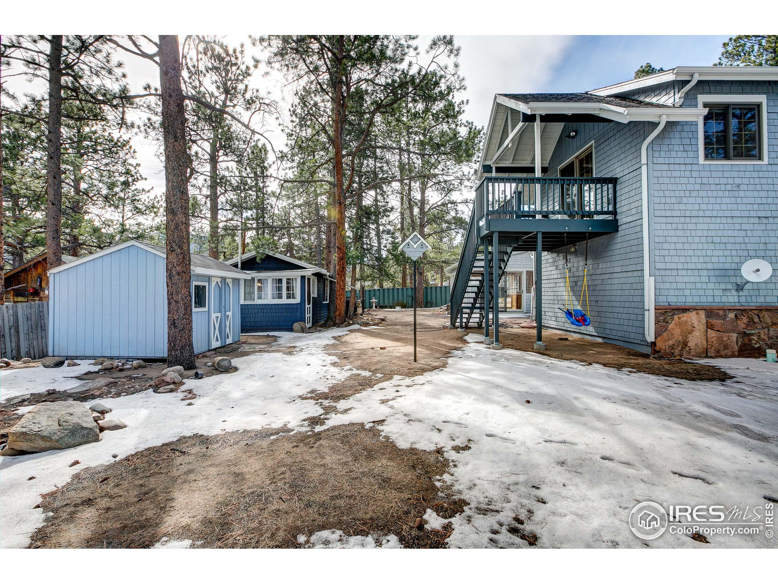 910 Shady Ln