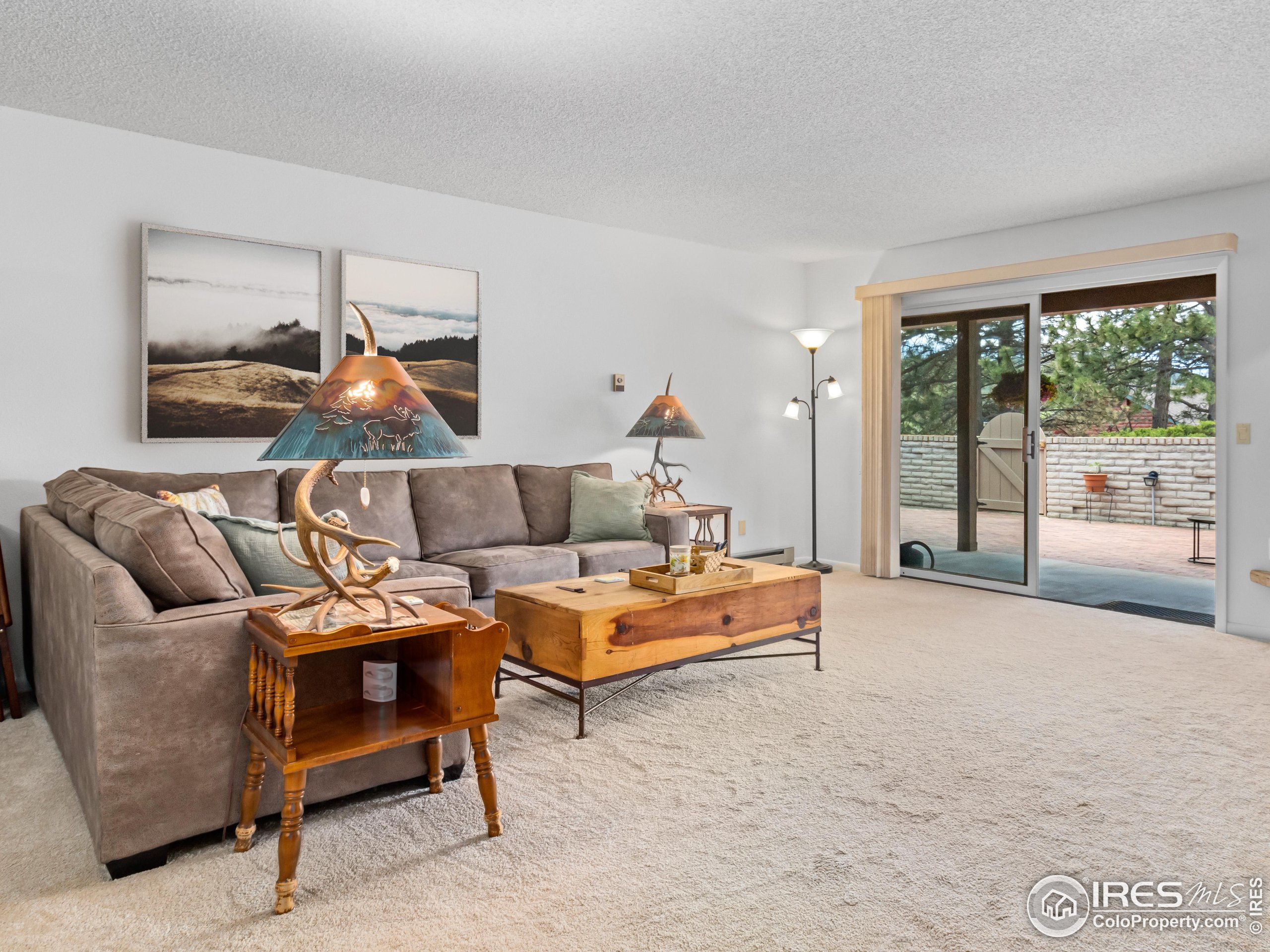 838 Vista Ln
