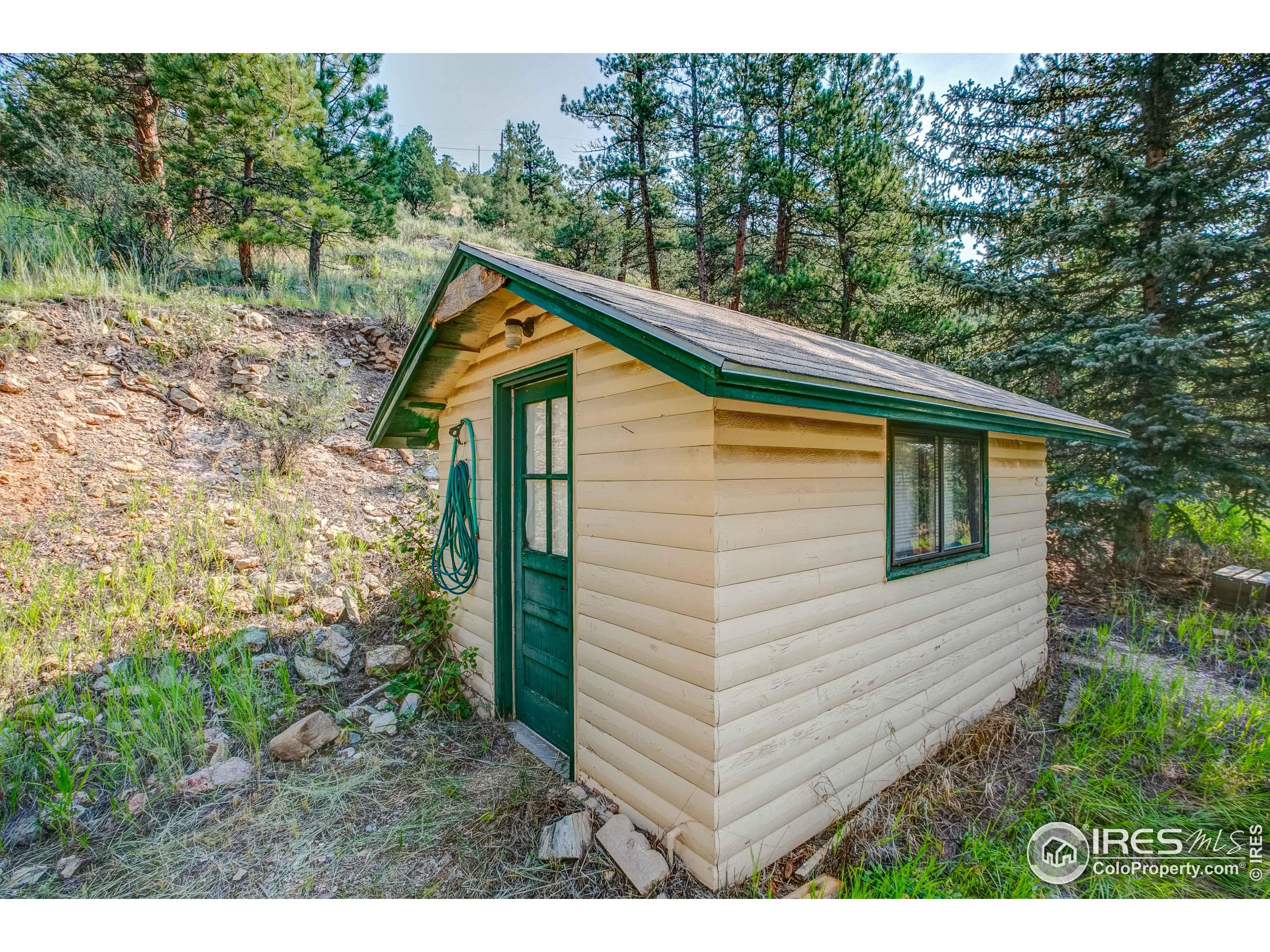 1142 Streamside Dr