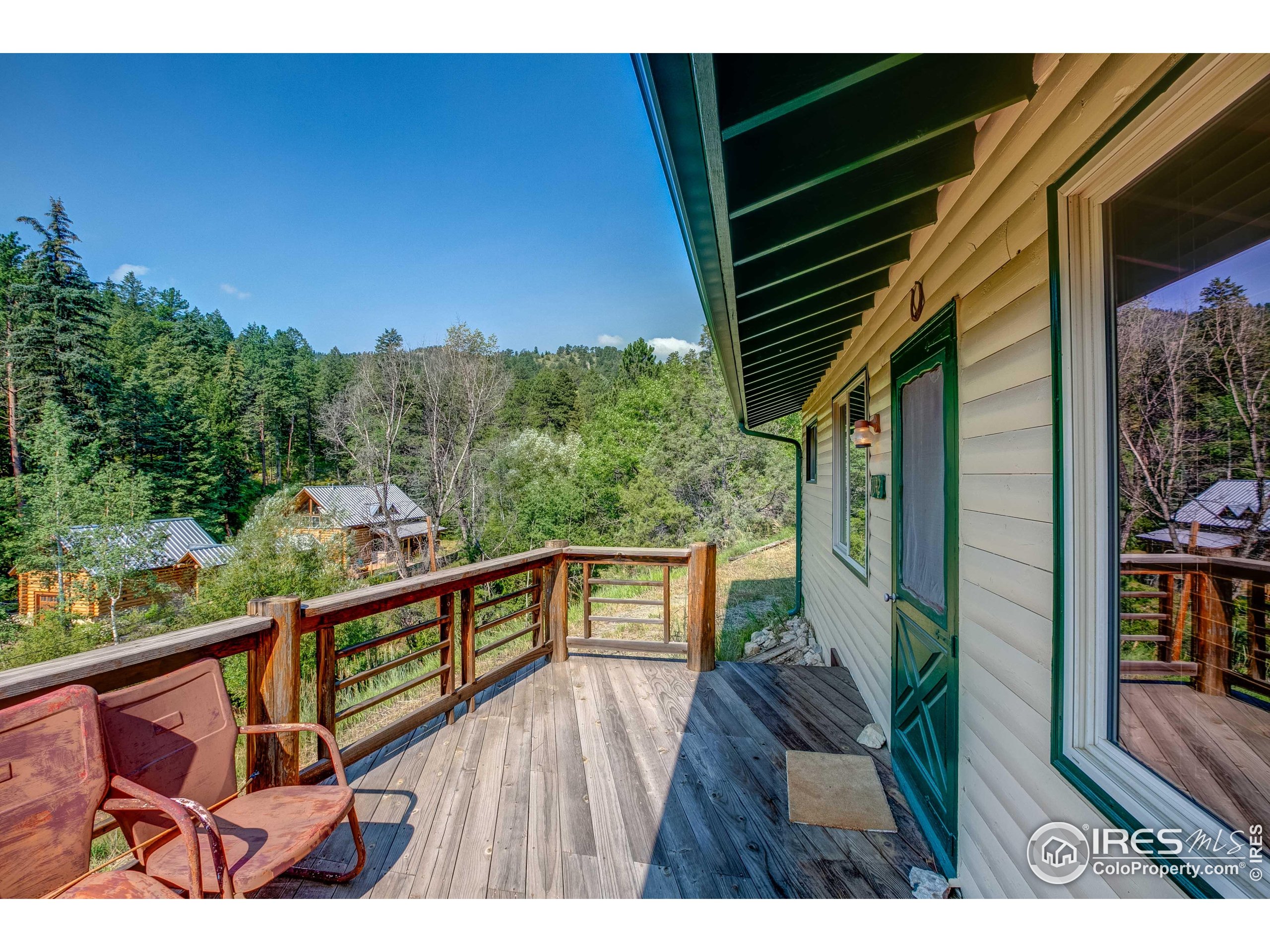 1142 Streamside Dr