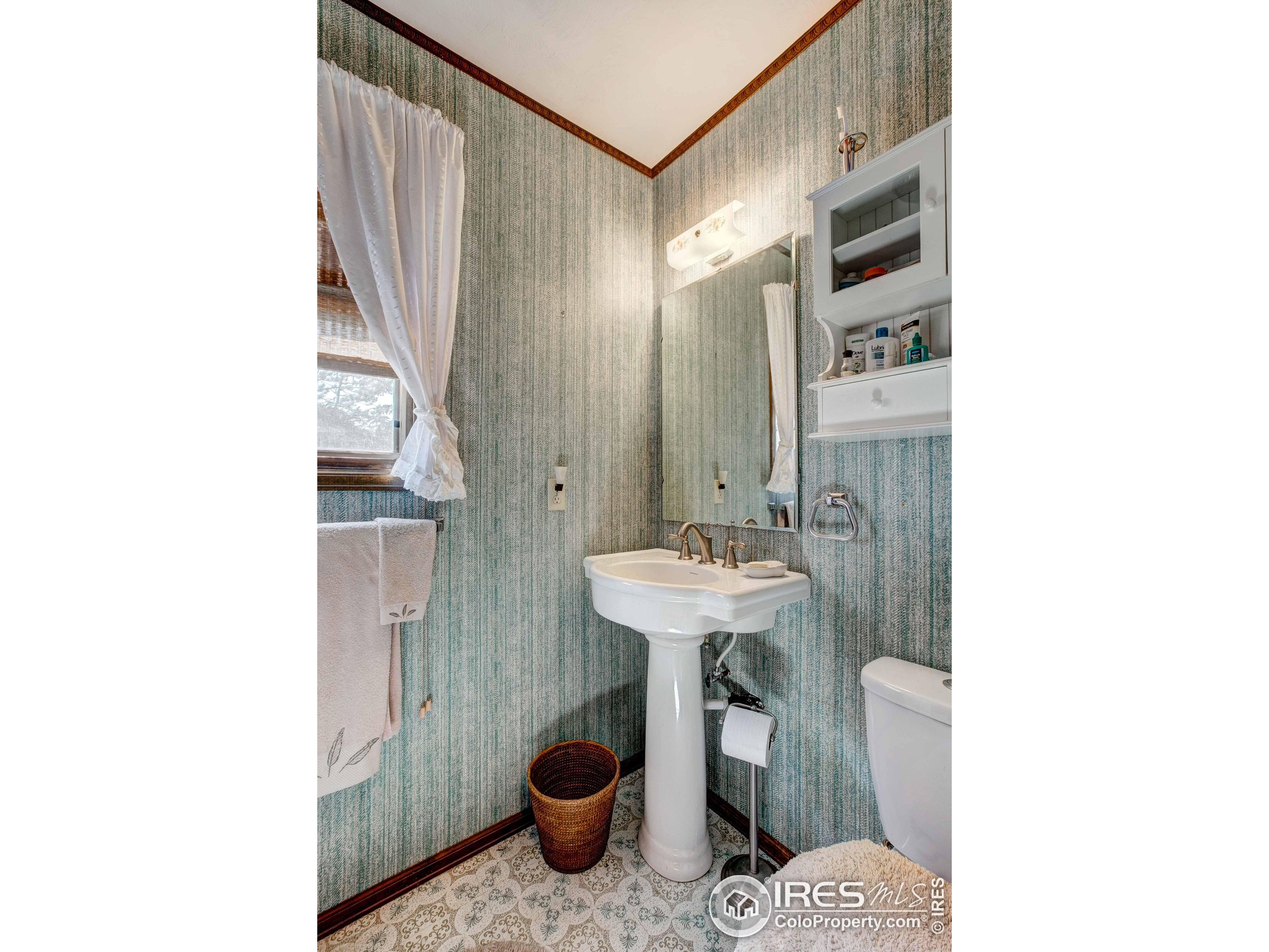 1142 Streamside Dr