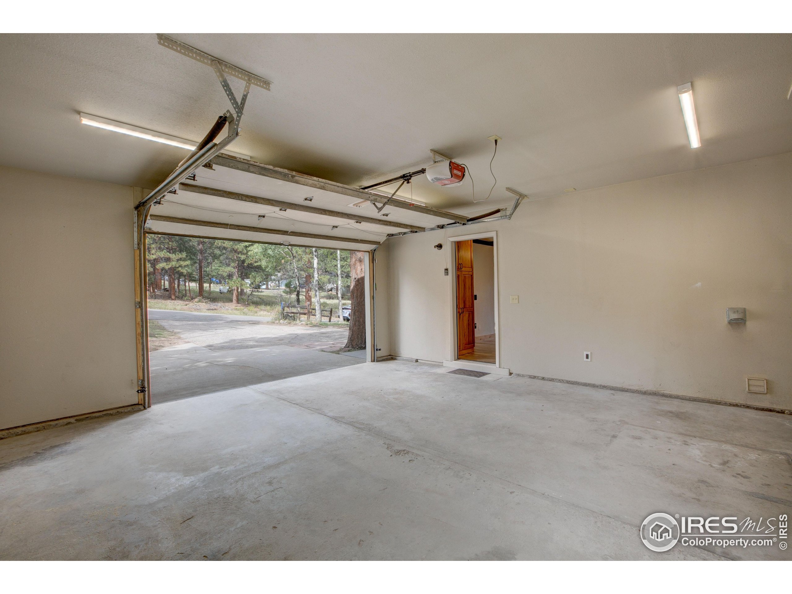 1033 Tranquil Ln