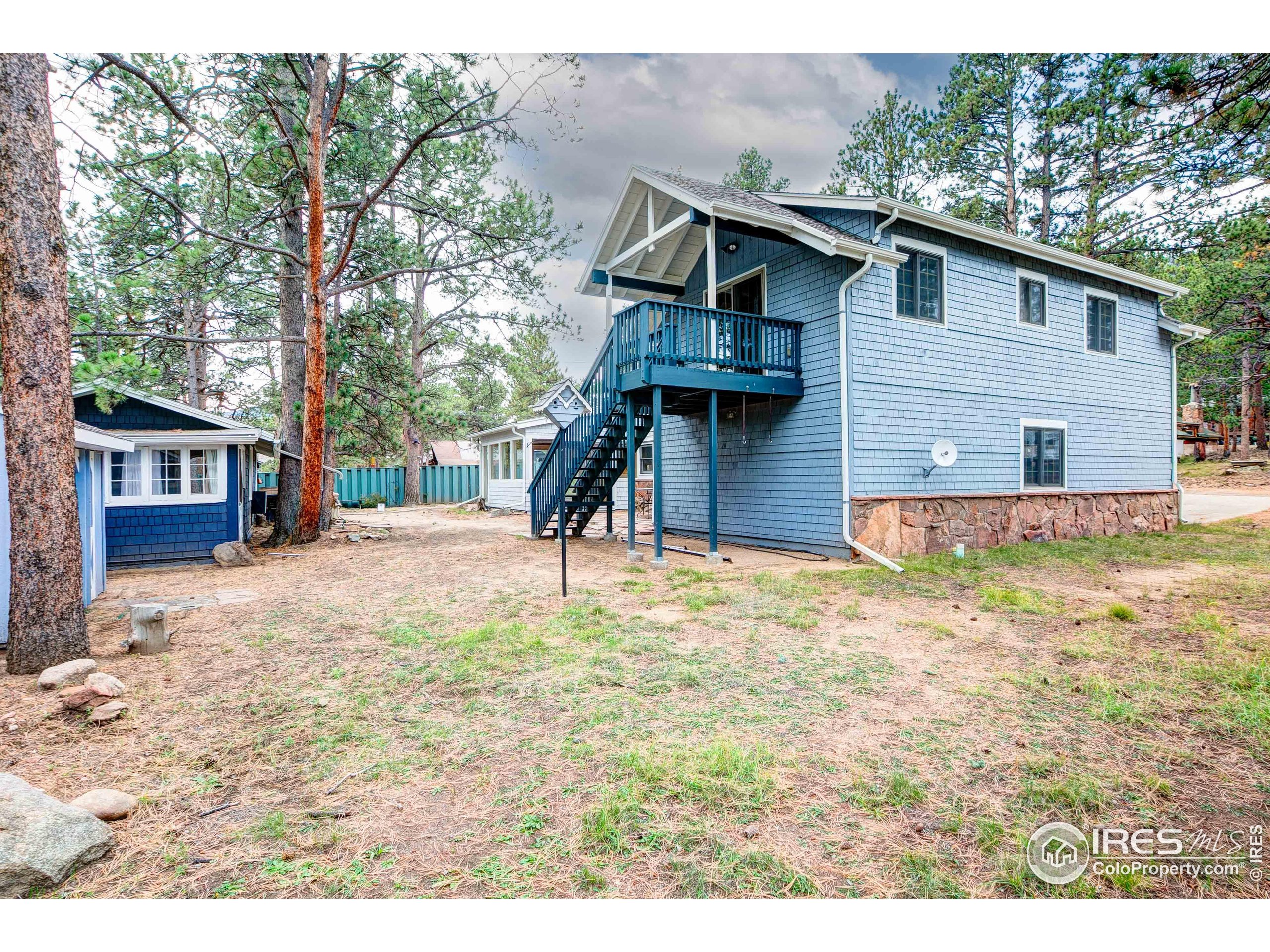 910 Shady Ln