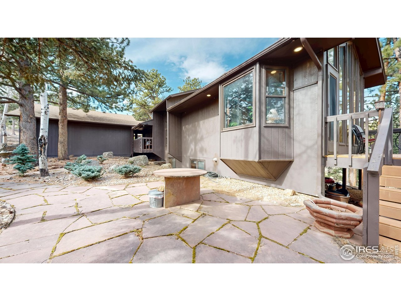 2441 Spruce Ave