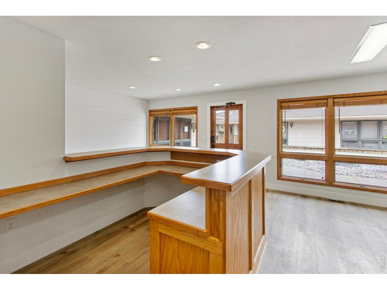 600 S Saint Vrain Ave 5