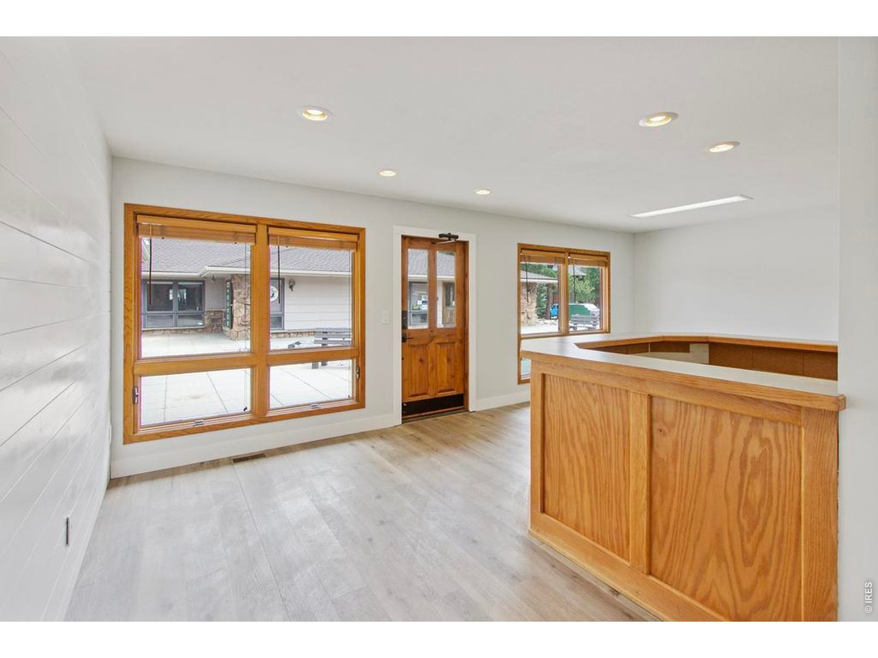 600 S Saint Vrain Ave 5