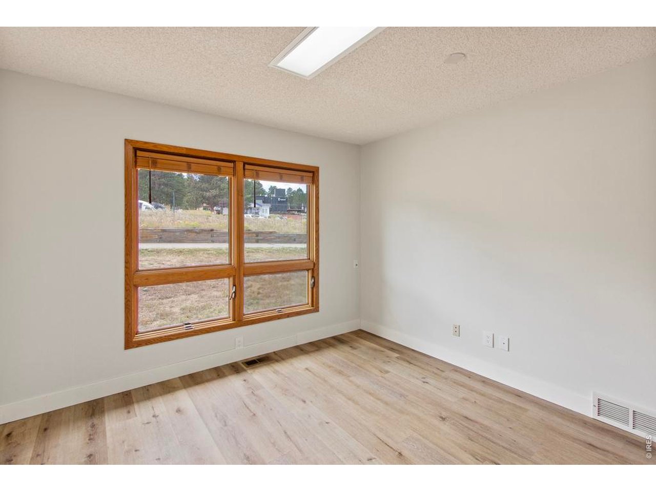 600 S Saint Vrain Ave 5