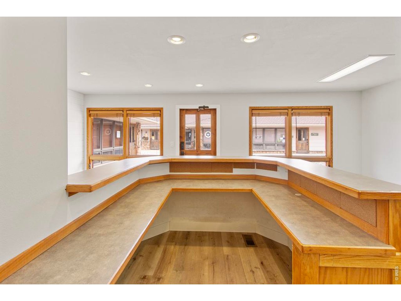 600 S Saint Vrain Ave 5