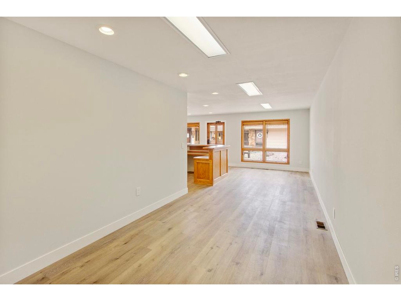 600 S Saint Vrain Ave 5