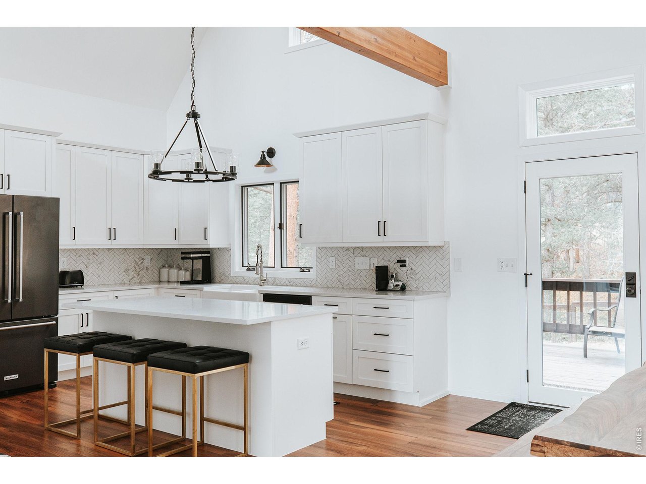 3202 Thunder Mountain Ln