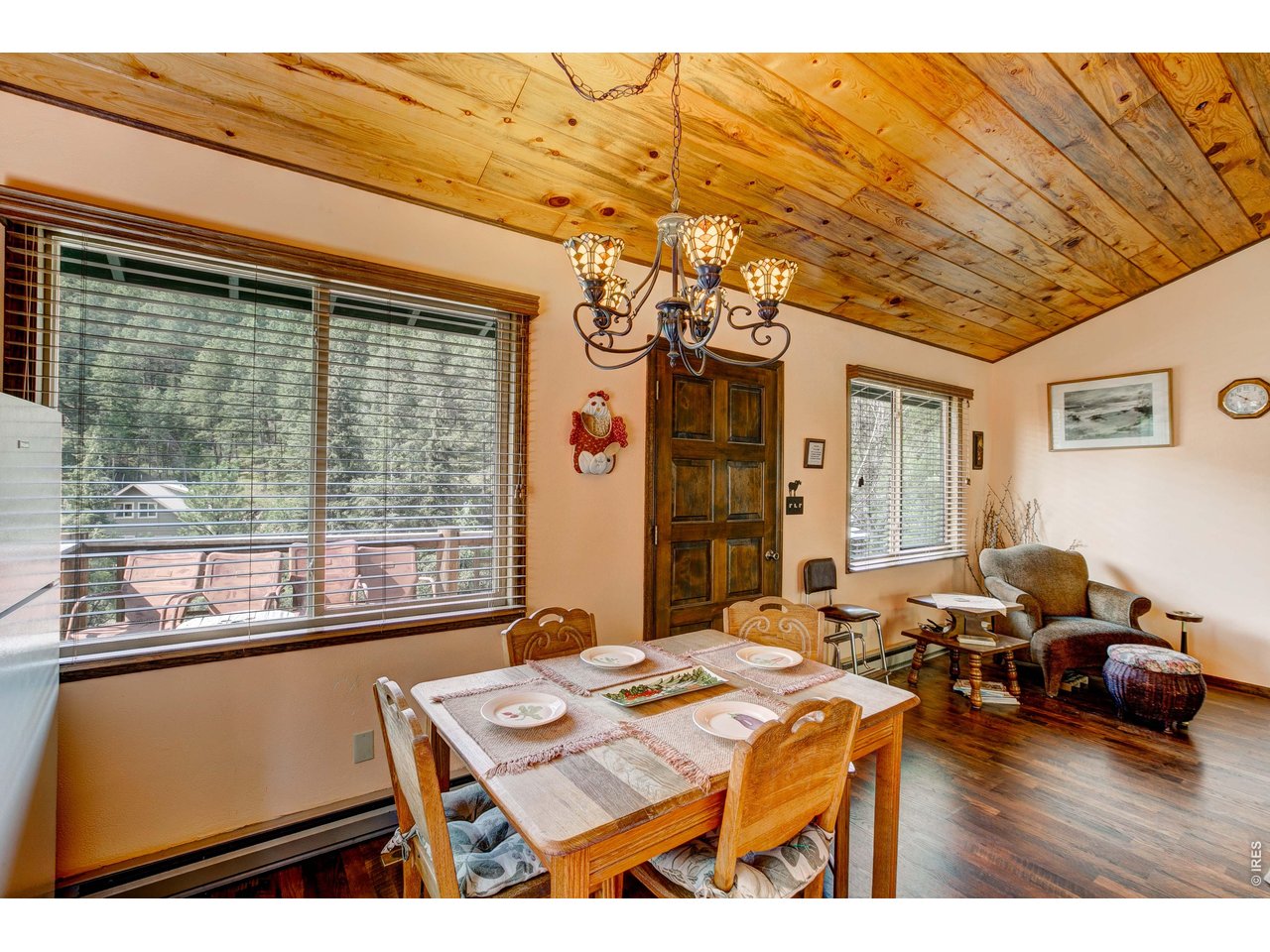 1142 Streamside Dr