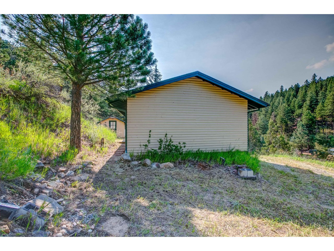 1142 Streamside Dr