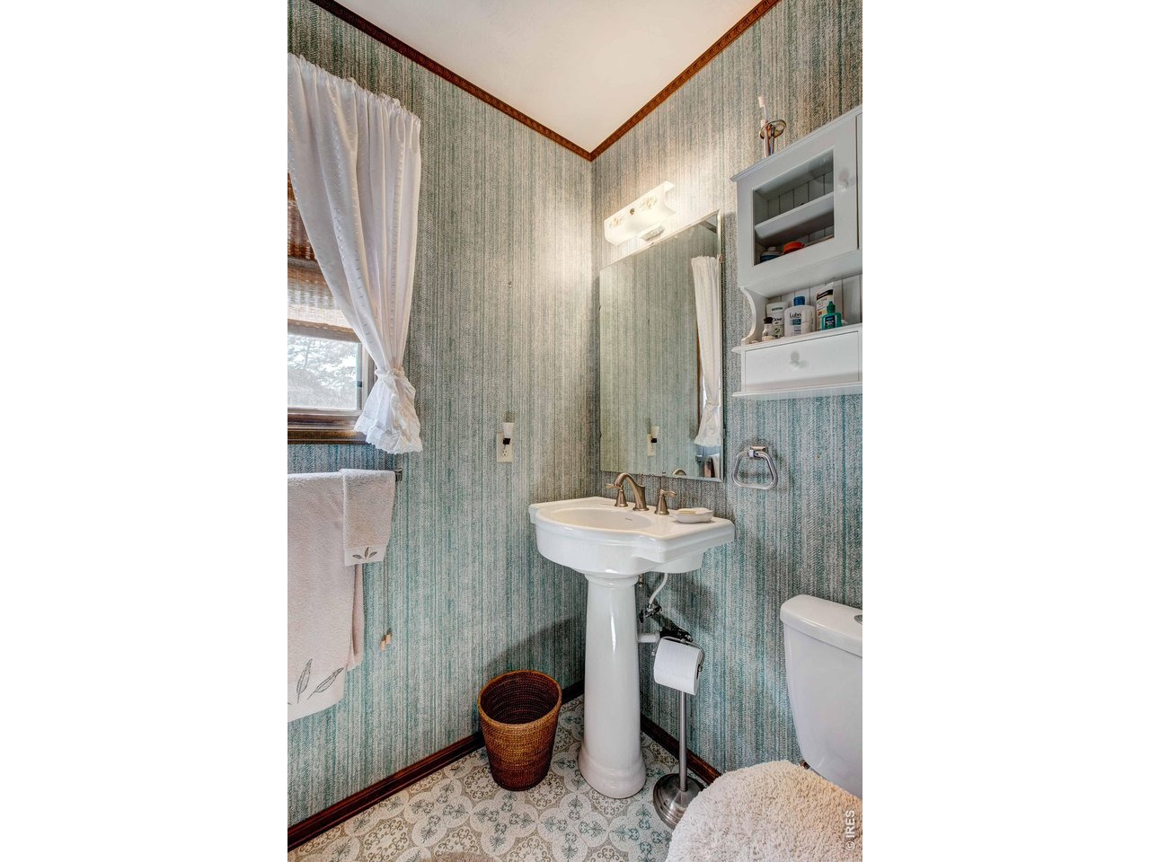 1142 Streamside Dr