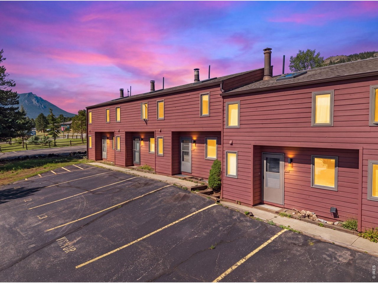 1050 S Saint Vrain Ave L-4
