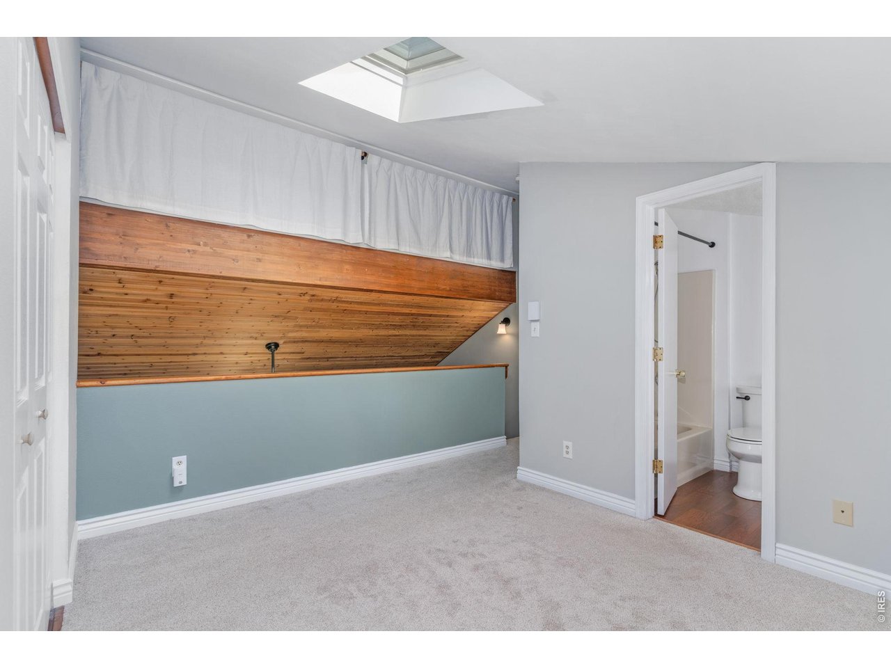 1050 S Saint Vrain Ave L-4