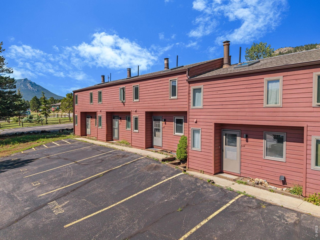 1050 S Saint Vrain Ave L-4