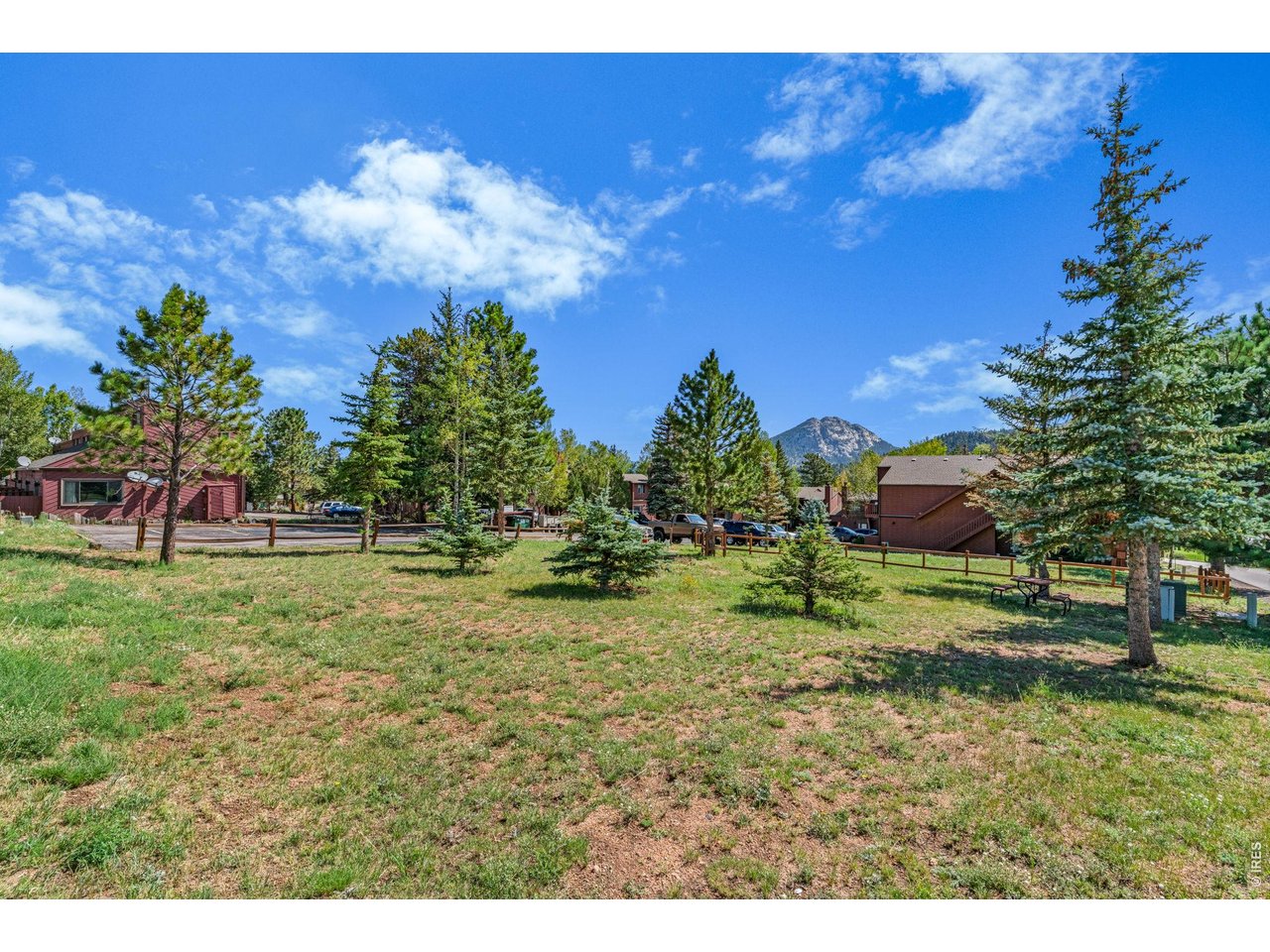 1050 S Saint Vrain Ave L-4