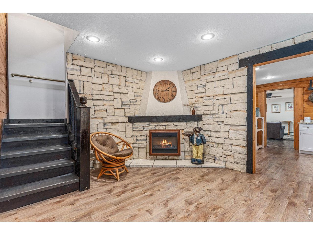 459 Streamside Dr